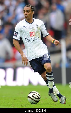 BENOIT ASSOU-EKOTTO Tottenham Hotspur FC STADE DE WEMBLEY Londres Angleterre 01 Mars 2009 Banque D'Images