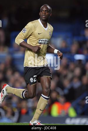 MOMO SISSOKO JUVENTUS FC STAMFORD BRIDGE Londres Angleterre 25 Février 2009 Banque D'Images