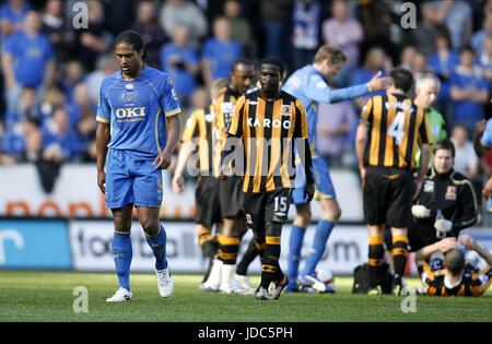 GLEN JOHNSON EST ENVOYÉE HORS HULL CITY V PORTSMOUTH KC Stadium HULL ANGLETERRE 04 Avril 2009 Banque D'Images