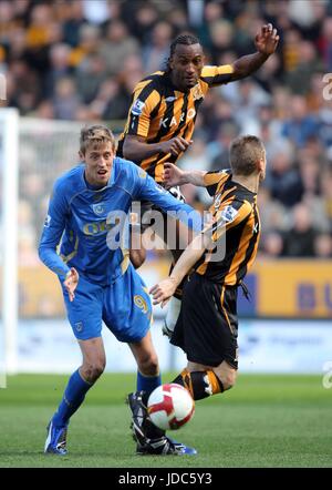 KAMIL ZAYATTE & PETER CROUCH HULL CITY V PORTSMOUTH KC Stadium HULL ANGLETERRE 04 Avril 2009 Banque D'Images