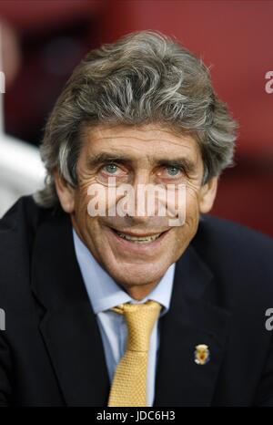 L'ENTRAÎNEUR MANUEL PELLEGRINI VILLARREAL Emirates Stadium, LONDON ANGLETERRE 15 Avril 2009 Banque D'Images