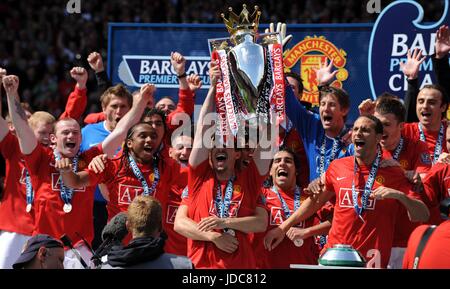 GARY NEVILLE & COÉQUIPIERS MANCHESTER UNITED FC OLD TRAFFORD MANCHESTER EN ANGLETERRE 16 Mai 2009 Banque D'Images