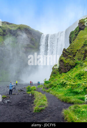 La spectaculaire cascade de Skogafoss. L'Islande, de l'Europe Banque D'Images