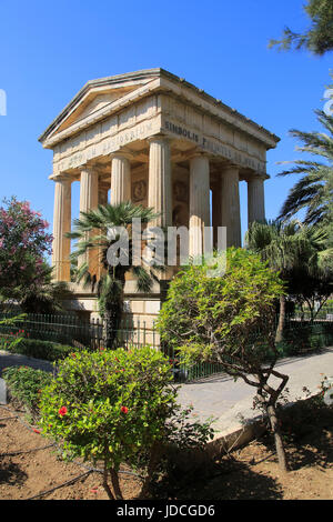 Sir Alexander Ball bâtiment monument, Jardins Barrakka, La Valette, Malte Banque D'Images