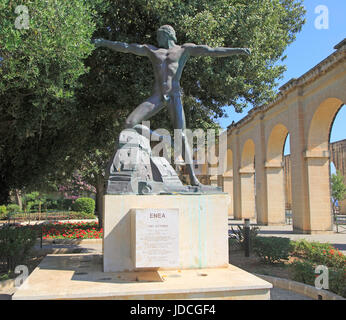 Enea sculpture par Ugo Attardi Barrakka Gardens, inférieure à La Valette, Malte Banque D'Images