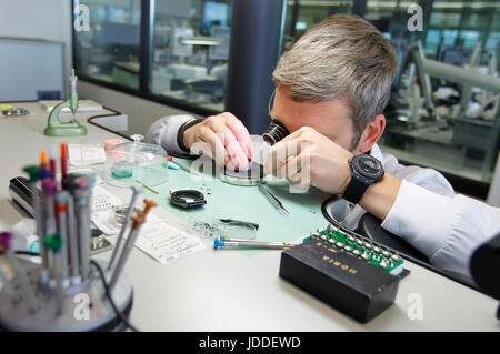 Nyon, Suisse. 12 mai, 2014. Nyon, Suisse - 12 mai 2014 : Des images de l'usine de montres Hublot | Conditions de crédit dans le monde entier : dpa/Alamy Live News Banque D'Images