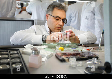 Nyon, Suisse. 12 mai, 2014. Nyon, Suisse - 12 mai 2014 : Des images de l'usine de montres Hublot | Conditions de crédit dans le monde entier : dpa/Alamy Live News Banque D'Images