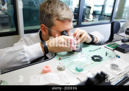 Nyon, Suisse. 12 mai, 2014. Nyon, Suisse - 12 mai 2014 : Des images de l'usine de montres Hublot | Conditions de crédit dans le monde entier : dpa/Alamy Live News Banque D'Images