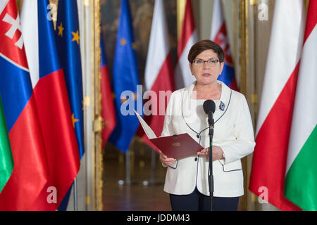 Varsovie, Pologne. 19 Juin, 2017. Le Premier ministre polonais Beata Szydlo parle pendant les premiers ministres des pays du Groupe de Visegrad réuni au Château Royal de Varsovie, Pologne, 19 juin 2017. - Aucun FIL SERIVCE - Photo : Jan A. Nicolas/dpa/Alamy Live News Banque D'Images