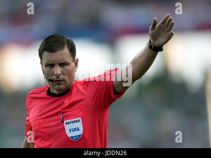 Kielce, Pologne. 19 Juin, 2017. Gediminas Mazeika (arbitre) Football/Football : joueurs sous-21 Championship Pologne 2017 match du groupe A entre la Slovaquie 1-2 Angleterre à Kolporter Arena de Kielce en Pologne . Credit : Maurizio Borsari/AFLO/Alamy Live News Banque D'Images