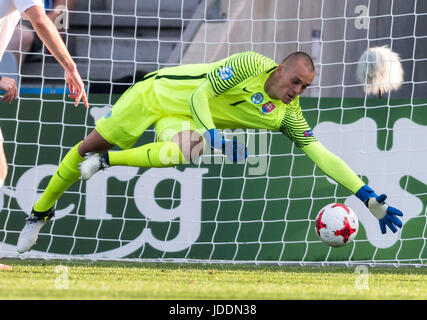 Kielce, Pologne. 19 Juin, 2017. Adrian Chovan (SVK) Football/Football : joueurs sous-21 Championship Pologne 2017 match du groupe A entre la Slovaquie 1-2 Angleterre à Kolporter Arena de Kielce en Pologne . Credit : Maurizio Borsari/AFLO/Alamy Live News Banque D'Images