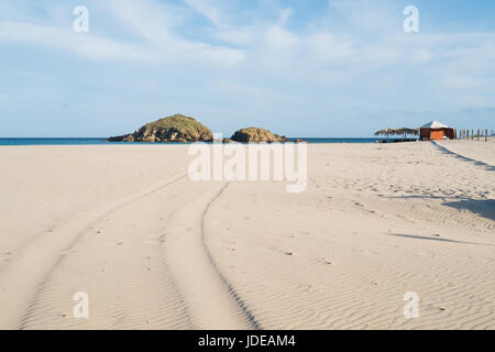 Plage de su Giudeu Chia, Sardaigne, Italie Banque D'Images