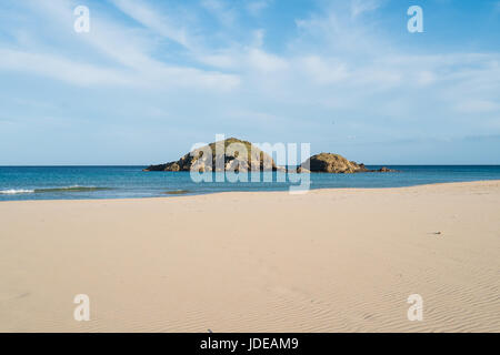 Plage de su Giudeu Chia, Sardaigne, Italie Banque D'Images