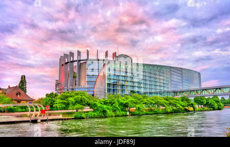 Bâtiment Louise Weiss du Parlement européen à Strasbourg, France Banque D'Images