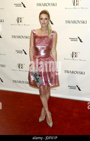 NEW YORK, LE 22 MAI : Nicky Hilton Rothschild assiste à l'American Ballet Theatre 2017 Gala du printemps au David H. Koch Theater au Lincoln Center le 22 mai 20 Banque D'Images