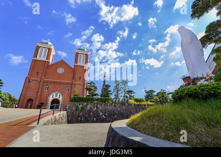 Cathédrale St Mary, souvent connu sous le nom de Cathédrale Urakami près de Nagasaki Parc de la paix à Nagasaki, Japon Banque D'Images