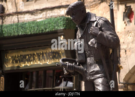 Memorial statue au Durham Light Infantry par Alan Beattie, Durham Banque D'Images