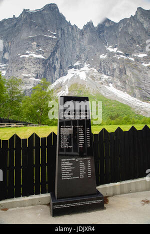 Le Troll mur (Pluscamp Sandvik) fait partie de la montagne sur le massif Trolltindene côte ouest de la Norvège. Le Troll est la plus haute paroi rocheuse verticale Banque D'Images