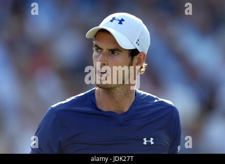La société britannique Andy Murray réagit lors de son match contre l'Australie Jordanie Thompson au cours de la deuxième journée de l'AEGON Championships 2017 au Queen's Club de Londres. Banque D'Images