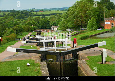 Foxton Locks sur le bras de Leicester du Grand Union Canal un soir d'été. Banque D'Images