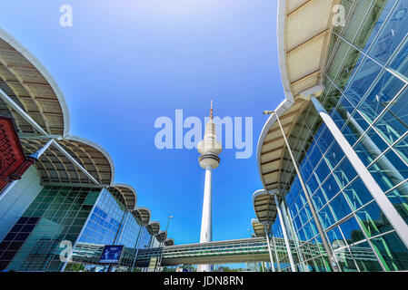 Halls et tour de télévision de Hambourg, Allemagne, Europe, Fernsehturm und Messehallen à Hamburg, Deutschland, Europa Banque D'Images