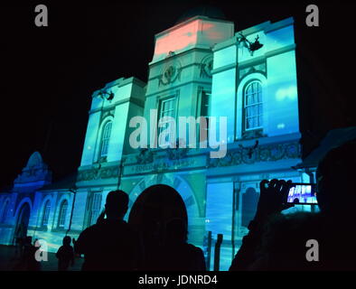 Sydney, Australie - Jun 16, 2017. Immeuble du patrimoine Projection à l'entrée du Zoo de Taronga Sydney éclatantes pendant Lights Festival. Banque D'Images