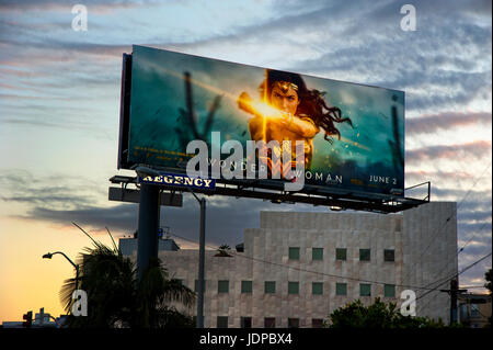 Wonder Woman film billboard sur le Sunset Strip à Los Angeles, CA Banque D'Images