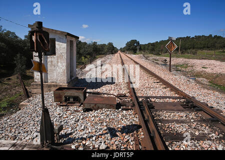 Ligne de chemin de fer abandonnée de Cordoba à Almorchon, municipalité de Espiel, près de Cordoba, Espagne Banque D'Images