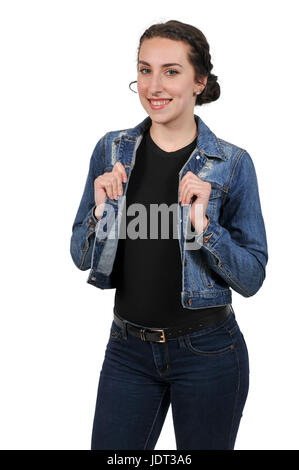 Belle femme portant une paire de jeans et une veste en jean Banque D'Images