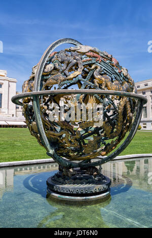 Wilson globe en face du siège des Nations Unies, Palais des Nations, ONU, Genève, Suisse Banque D'Images