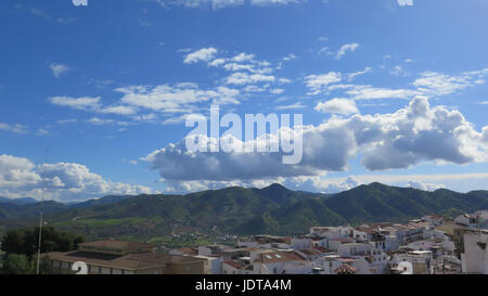 Gros nuages sur la vallée de Guadalhorce Andalousie Espagne Banque D'Images