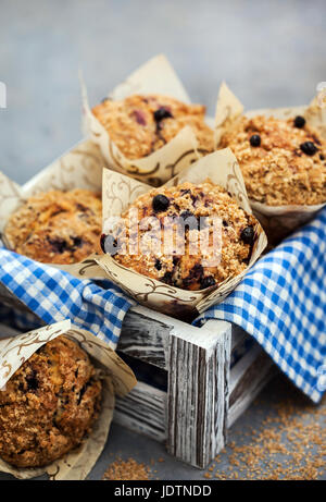 Des bleuets délicieux muffins streusel Banque D'Images