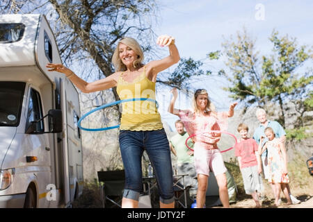 À l'aide de la famille cerceaux avec RV Banque D'Images