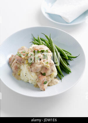 Assiette de purée de pommes de terre et haricots verts Banque D'Images