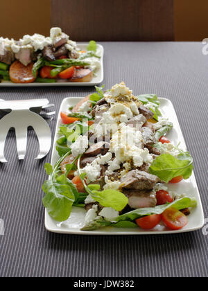 Assiette de salade Feta avec agneau Banque D'Images