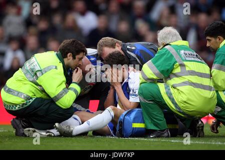 MATT DERBYSHIRE BLESSURE ASTON VILLA V Blackburn Rovers VILLA PARK BIRMINGHAM ENGLAND 26 Janvier 2008 Banque D'Images