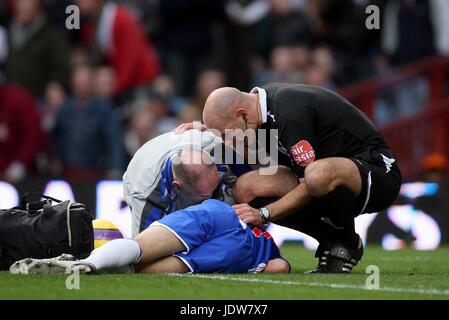 MATT DERBYSHIRE BLESSURE ASTON VILLA V Blackburn Rovers VILLA PARK BIRMINGHAM ENGLAND 26 Janvier 2008 Banque D'Images