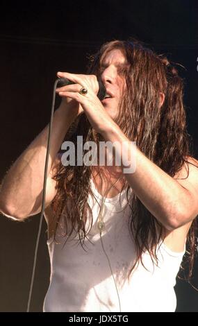 Maynard James Keenan d'un cercle parfait lors du spectacle à l'Ozzfest 2005 Shoreline Amphitheatre, Mountain View, CA. 19 août, 2003 © Anthony Pidgeon / MediaPunch. Banque D'Images