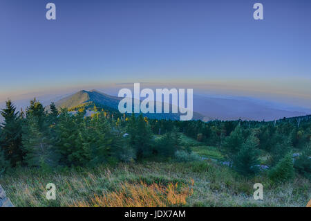 Sommet du mont Mitchell avant le coucher du soleil Banque D'Images