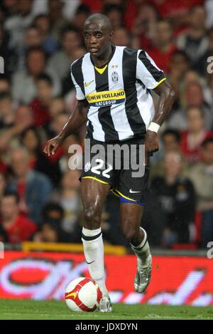 MOMO SISSOKO JUVENTUS OLD TRAFFORD MANCHESTER EN ANGLETERRE 06 Août 2008 Banque D'Images