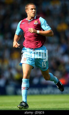 MATTHEW UPSON West Ham United FC THE HAWTHORNS WEST BROMWICH ANGLETERRE 13 Septembre 2008 Banque D'Images