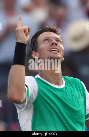 La République Tchèque Tomas Berdych célèbre battant le Denis Shapovalov durant la troisième journée de l'AEGON Championships 2017 au Queen's Club de Londres. ASSOCIATION DE PRESSE Photo. Photo date : mercredi 21 juin 2017. Voir TENNIS histoire PA Queens. Crédit photo doit se lire : Steven Paston/PA Wire. RESTRICTIONS : usage éditorial uniquement, pas d'utilisation commerciale sans autorisation préalable. Banque D'Images