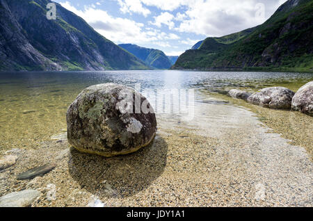 Eidfjordvatnet, un lac moraine dans la municipalité de Eidfjord en Hordaland county, Norvège Banque D'Images