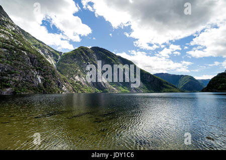 Eidfjordvatnet, un lac moraine dans la municipalité de Eidfjord en Hordaland county, Norvège Banque D'Images