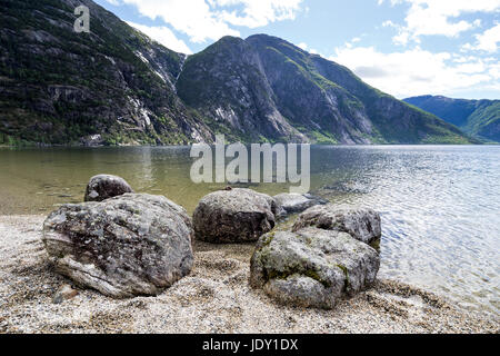 Eidfjordvatnet, un lac moraine dans la municipalité de Eidfjord en Hordaland county, Norvège Banque D'Images