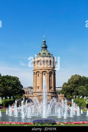 Du Wasserturm (Château d'eau), Friedrichsplatz, Mannheim, Bade-Wurtemberg, Allemagne Banque D'Images