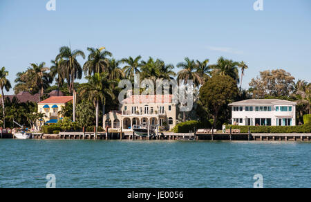 Luxury waterfront maisons sur Star Island à Miami, Floride, USA Banque D'Images