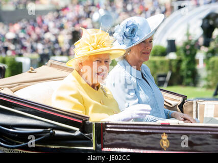 La reine Elizabeth arrive à Royal Ascot, Berkshire, Royaume-Uni. 21 juin 2017. Crédit John Beasley/Alamy Banque D'Images