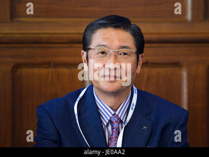 Pilsen, République tchèque. 22 Juin, 2017. Akiyoshi Koji, Président de la compagnie Asahi, assiste à l'Assemblée Asahi et ABEL privés avec journaliste à Pilsen, République tchèque, le 22 juin 2017. Groupe japonais Asahi a pris plus de Pilsner Urquell, le 31 mars 2017. Pilsner Urquell est le plus grand producteur de bière en République tchèque. Photo : CTK Miroslav Chaloupka/Photo/Alamy Live News Banque D'Images