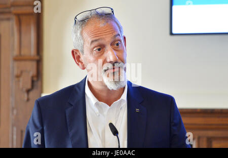 Pilsen, République tchèque. 22 Juin, 2017. Paolo Lanzarotti, chef de la direction de l'Europe Asahi Breweries Ltd. (ABEL), de l'entreprise parle pendant la réunion et Asahi ABEL privés avec journaliste à Pilsen, République tchèque, le 22 juin 2017. Groupe japonais Asahi a pris plus de Pilsner Urquell, le 31 mars 2017. Pilsner Urquell est le plus grand producteur de bière en République tchèque. Photo : CTK Miroslav Chaloupka/Photo/Alamy Live News Banque D'Images